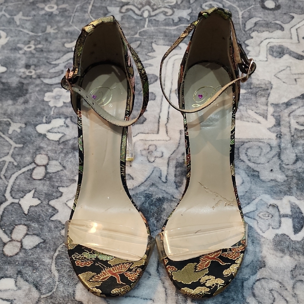 Delicious Black and Gold Patterned Heels - Picture 2 of 3